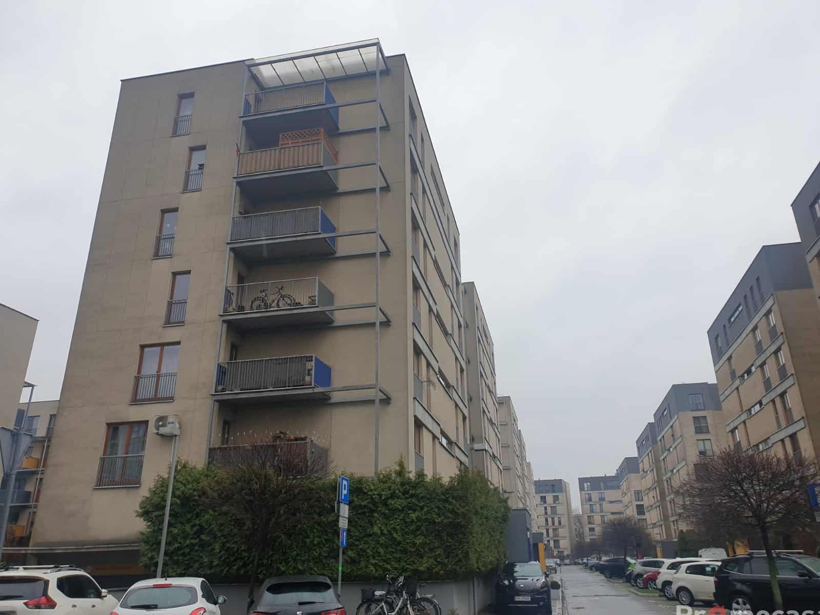 06ddb51f-f1da-4a3b-8dbe-c2b7e6f339c8