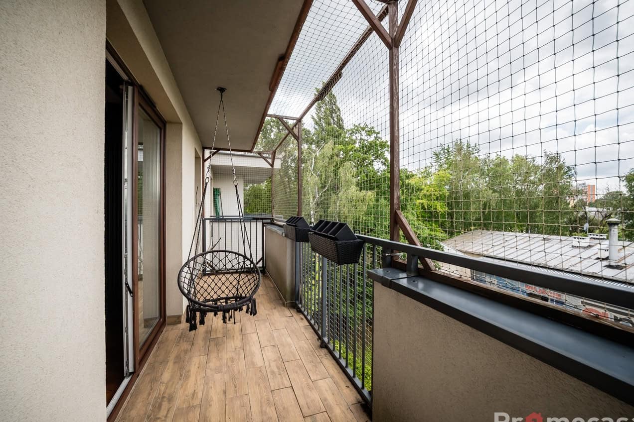 balkon 1 Mieszkanie do wynajęcia – Kraków -Bieżanów -ul. Mała Góra – 2-pokojowe – 52,10 m2 + miejsce postojowe w garażu