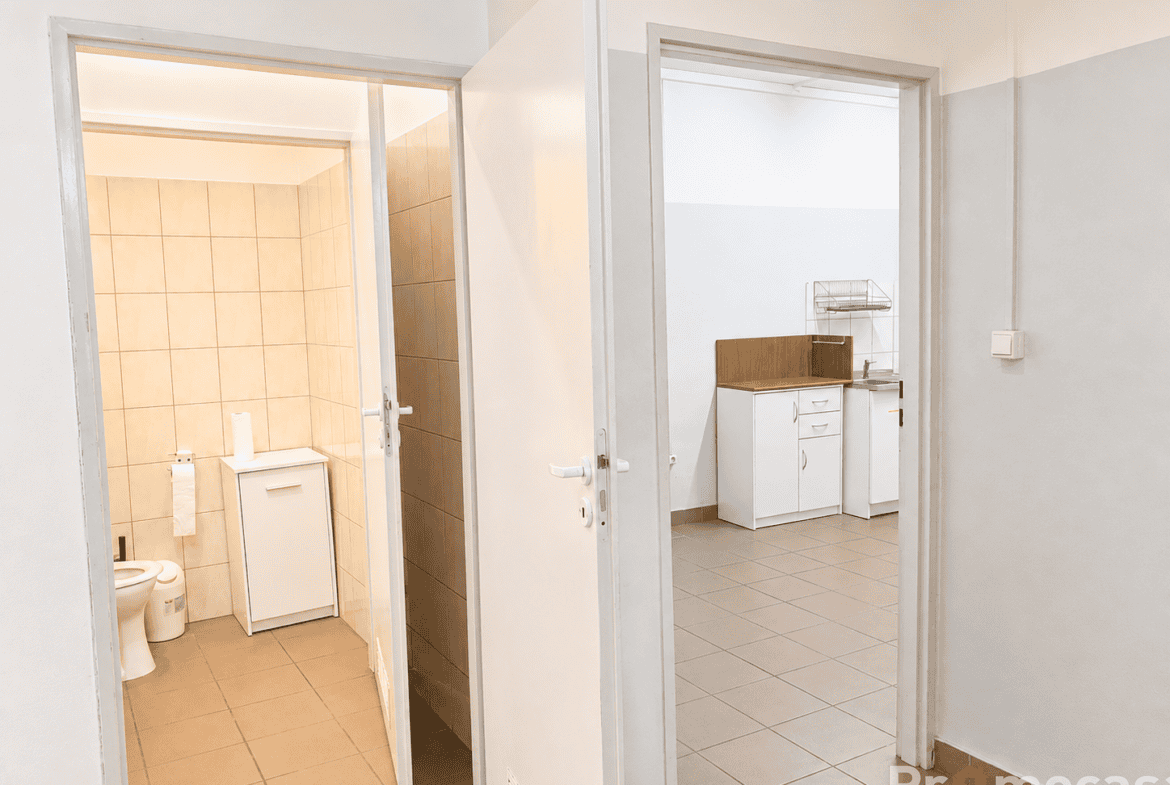 Lokal usługowy do wynajęcia – 5 pomieszczeń – parter – Bieżanów-Prokocim- ul. Jerzmanowskiego – 128 m²