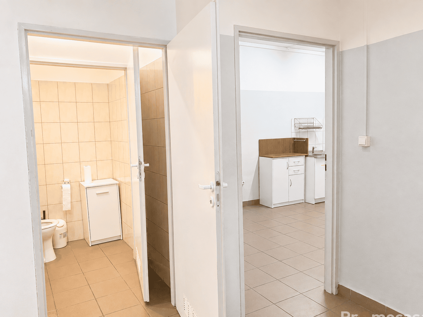 9e6aa089-de67-40fb-82fe-e105f4cbf2ee Lokal usługowy do wynajęcia – 5 pomieszczeń – parter – Bieżanów-Prokocim- ul. Jerzmanowskiego – 128 m²